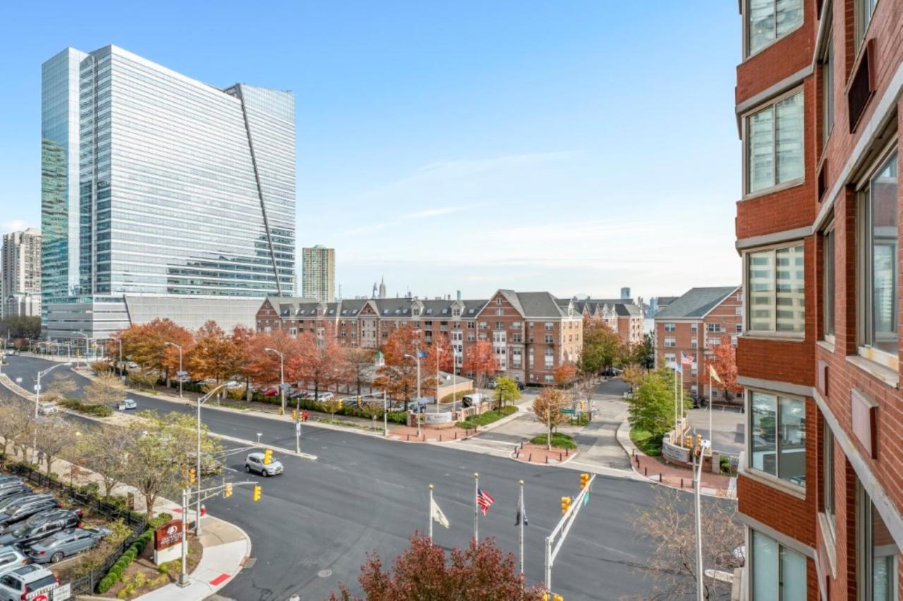 Bluebird Suites near Newport Centre Jersey City Extérieur photo
