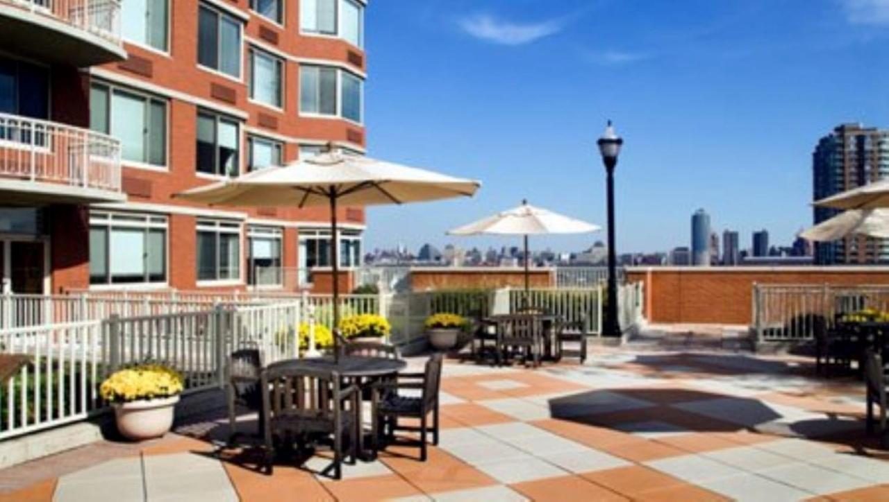 Bluebird Suites near Newport Centre Jersey City Extérieur photo